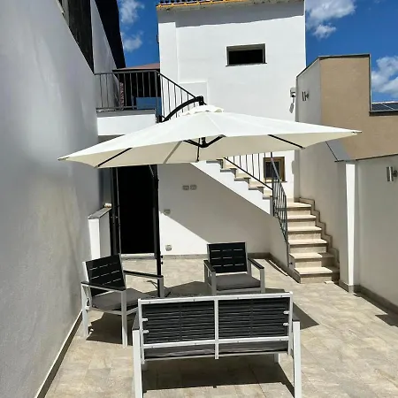 Leonardo Sicilian Casa *